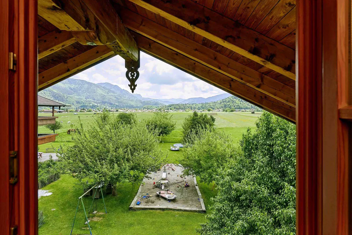 Panoramablick in die Berge vom Zacherlhof in Grassau